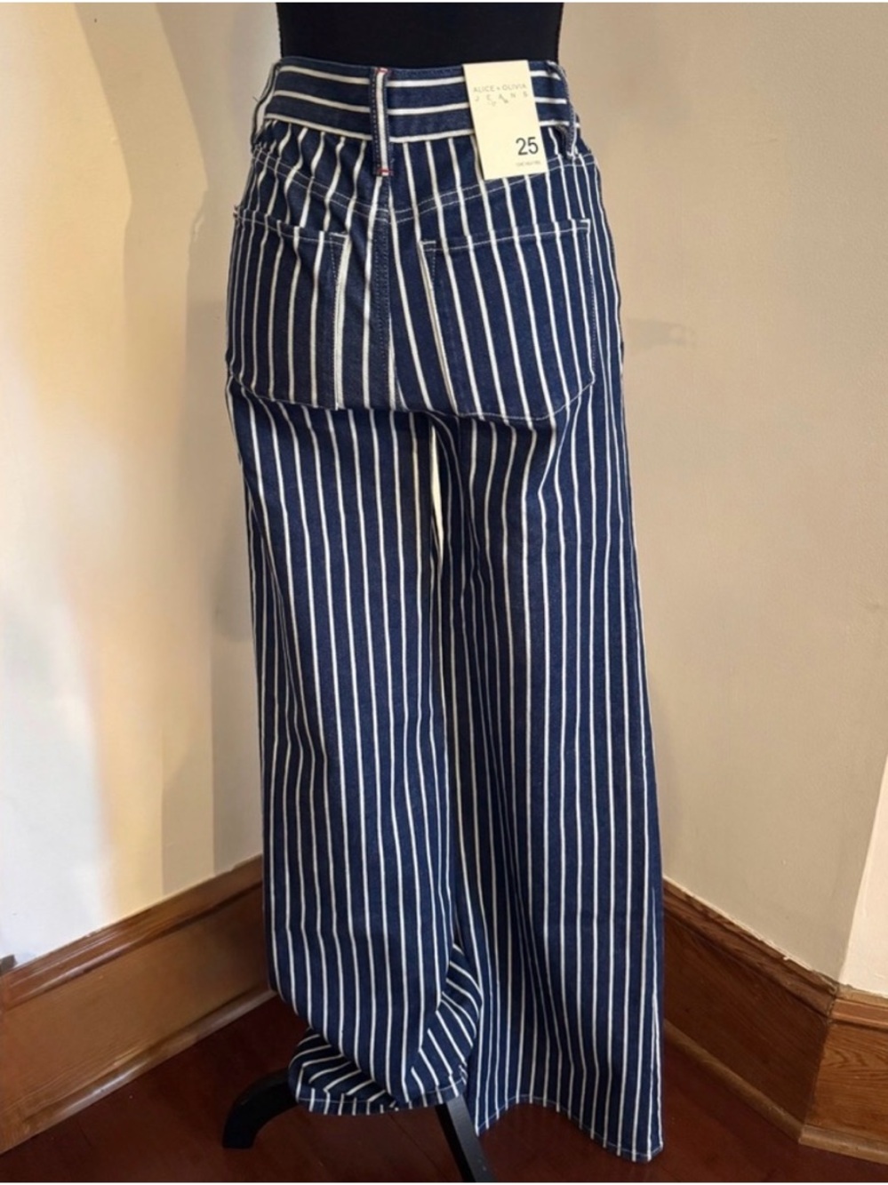 Alice + Olivia Stripe Wide-Leg
Pants - Picture 2 of 4